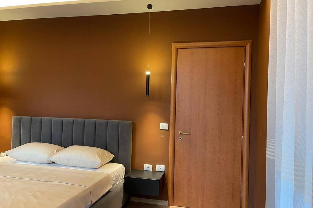 The Brownie Apartment Влёра Экстерьер фото